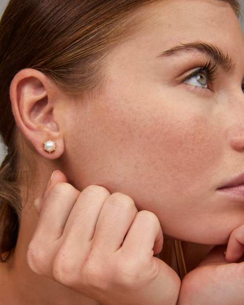 Ashton Pearl Stud Earrings